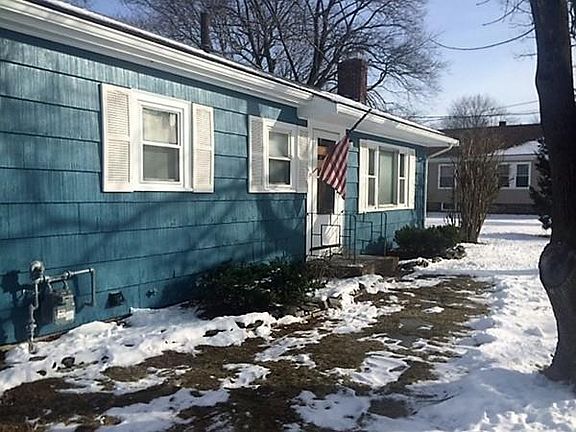 2nd image of 326 Pine St