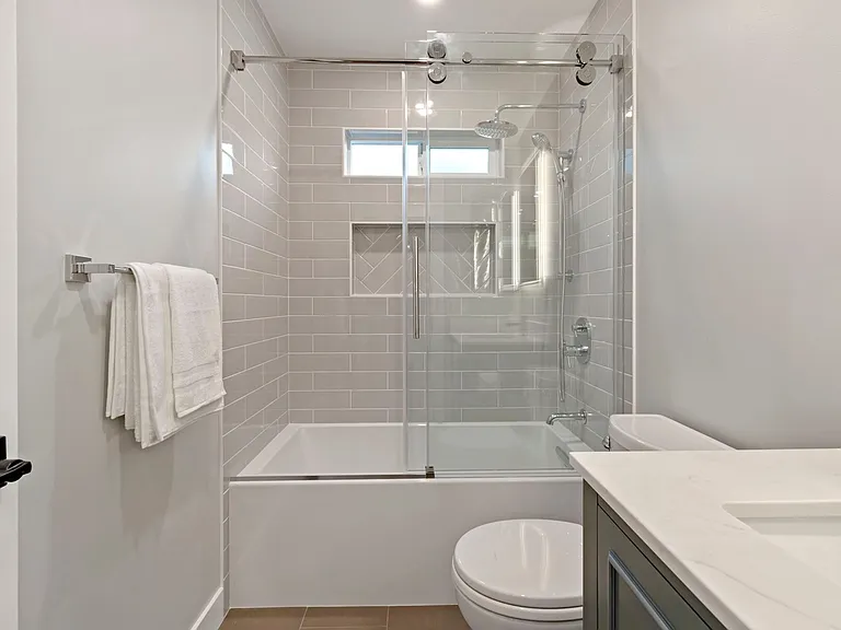 1027 Haven Ave — Photo 8