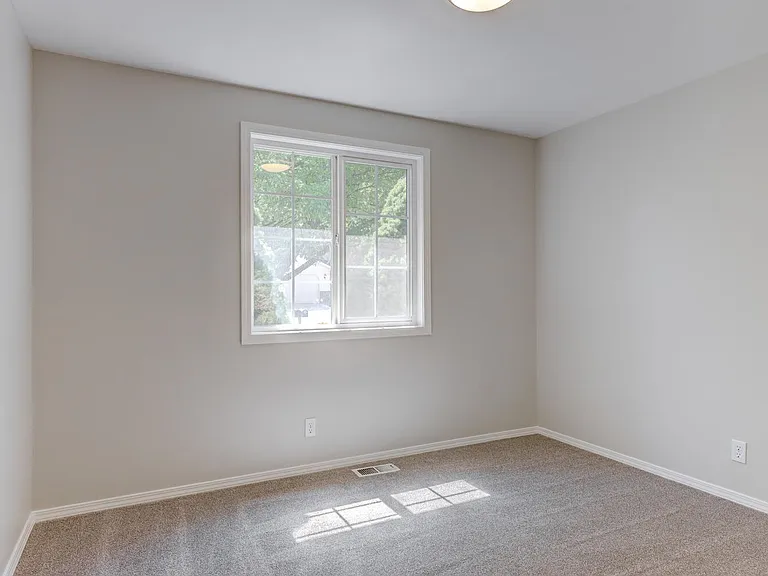 7838 W Prince St — Photo 12