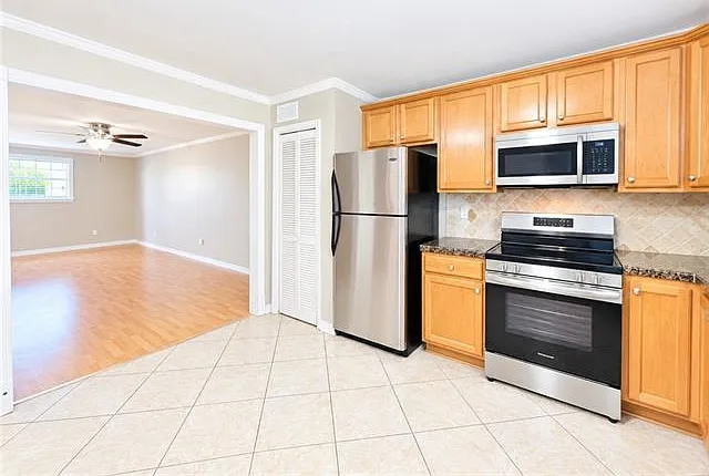 2 bed, 1.5 bath, 1170 sqft, $1,450 — Photo 4