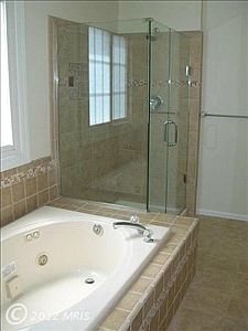 4th image of 2821 Cleeve Hill Ct