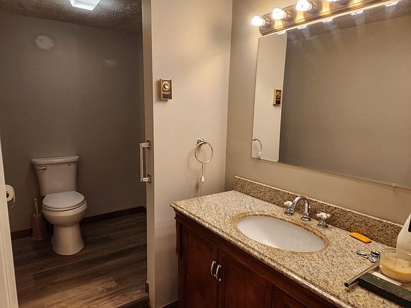 4th image of 1730 Woodland Dr #B