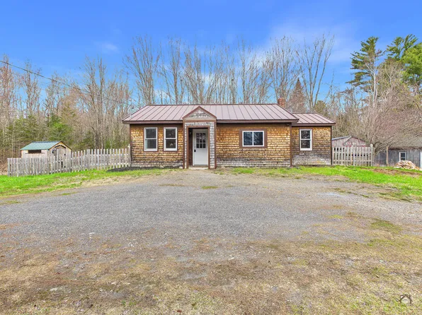 1818 Bangor Road, Clinton, ME 04927