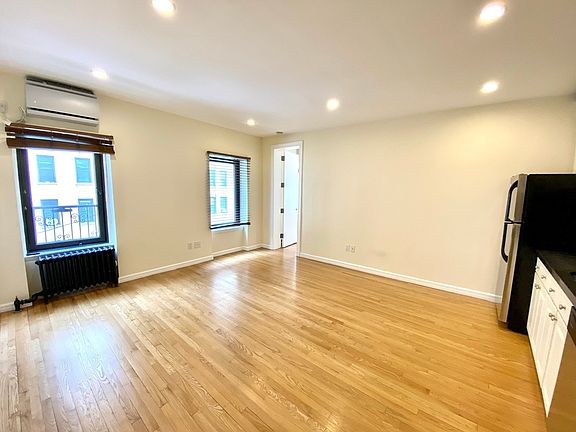 5th image of 200 E 35th St APT 6