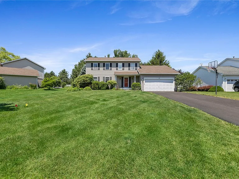 40 Alverstone Way — Photo 1