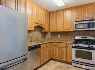 1332 Cricket Ln, Woodbridge, NJ 07095