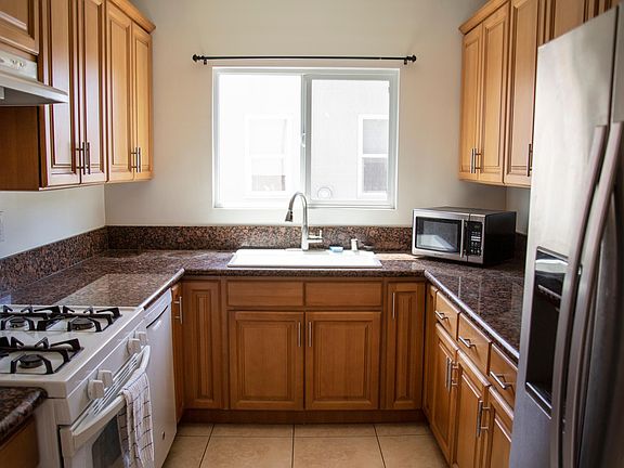 3rd image of 5462 Barton Ave