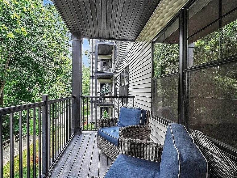 11 Cushing Pl #204 — Photo 17