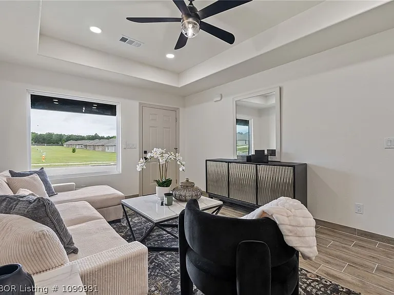 10415 A & B Preston Ct — Photo 5