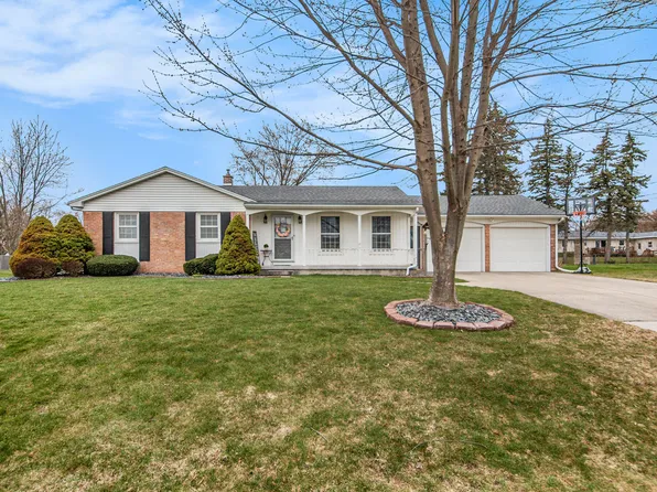 7385 Walnut Ave, Jenison, MI 49428