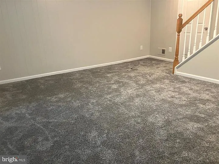 Dining/Living Area Sliders to Patio plus Plush NEW CARPETS