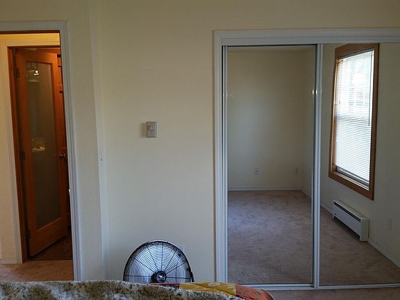 4th image of 1535 N Steele St APT 6