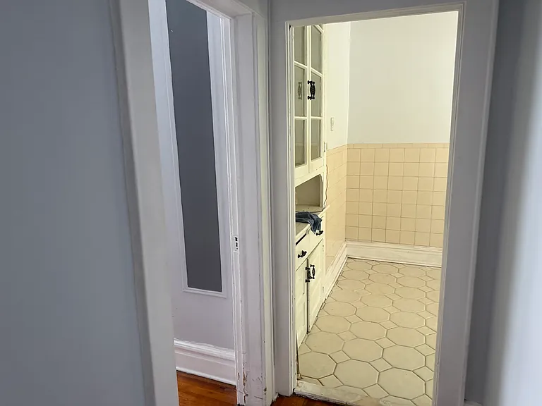 264 Davis Ave #6 — Photo 10