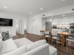 Chrysanthemum, Boston, MA 02113