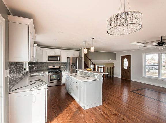 4th image of 10408 S 82nd Ave