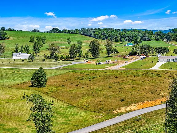 4th image of 141 English Rd