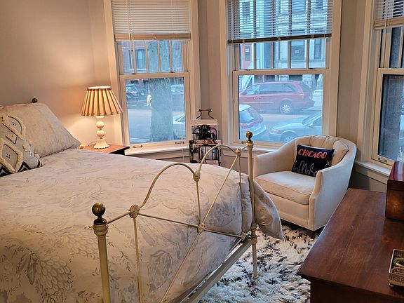 5th image of 852 W Newport Ave APT 2F