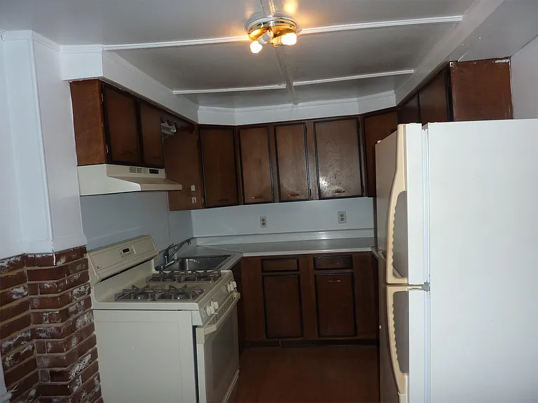 241 W Jackson St — Photo 15