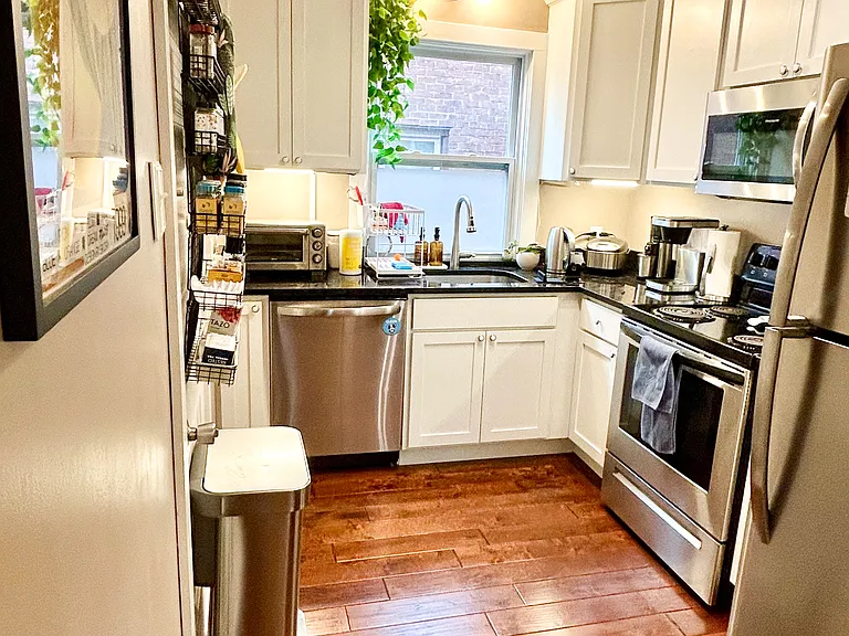 321 W Webster St #1 — Photo 6
