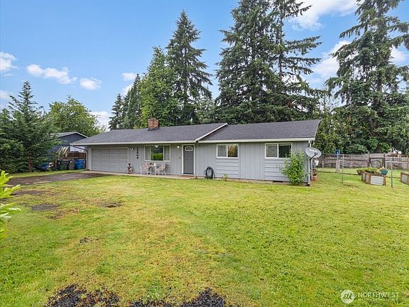 3rd image of 15600 NE 18th St.