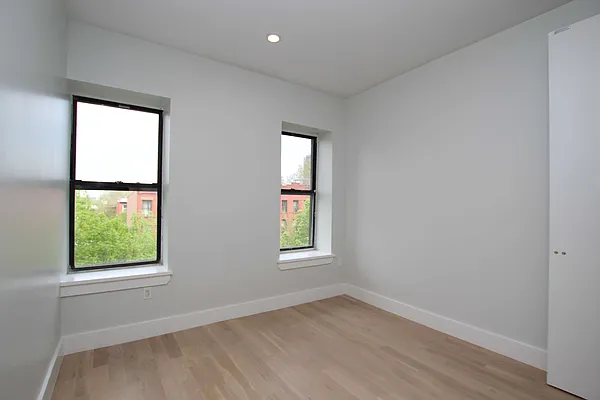 Rented by Nooklyn NYC LLC | media 108