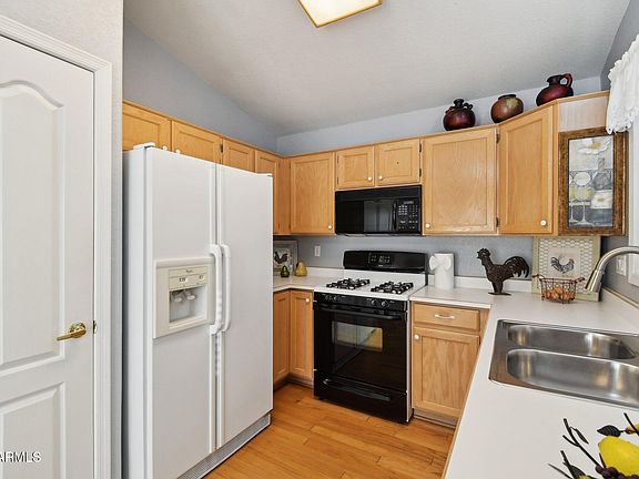 5th image of 20947 N 107TH Drive
