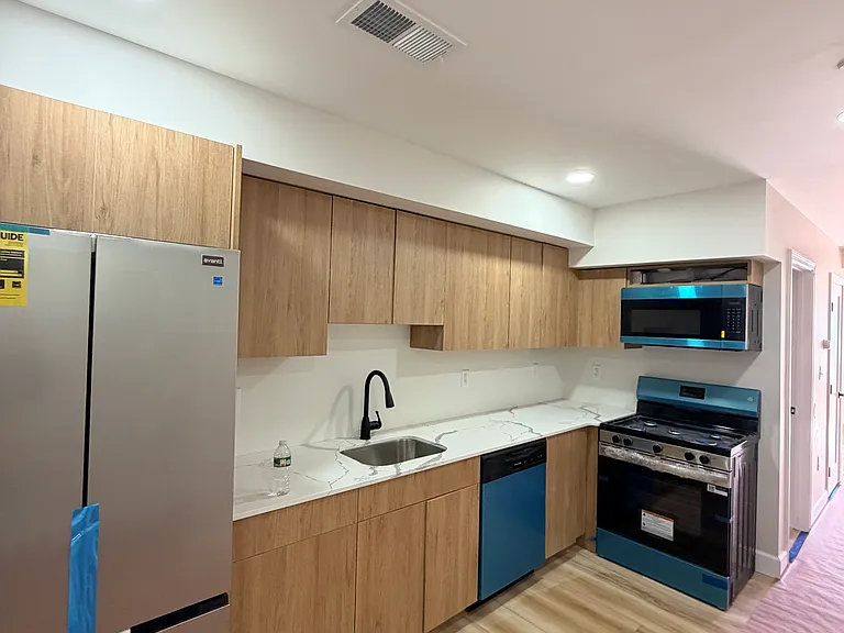 44 Warner St #B4 — Photo 1
