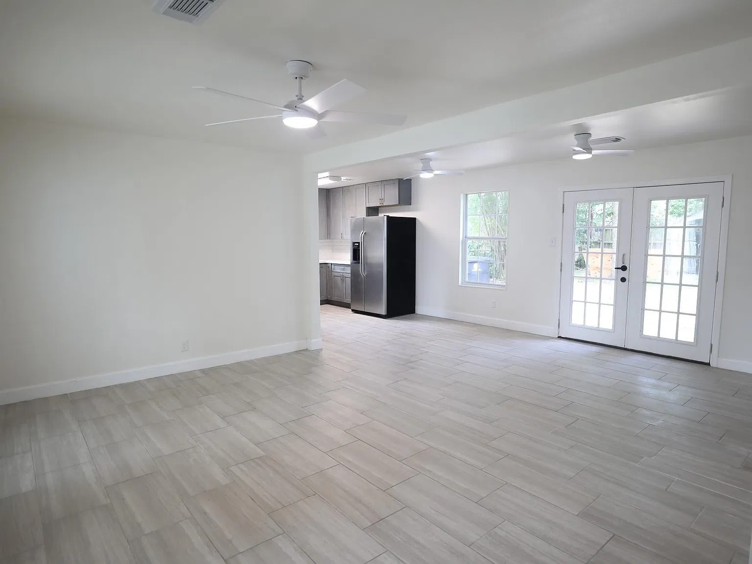 4 bed, 2.5 bath, 1414 sqft, $1,825 — Photo 4