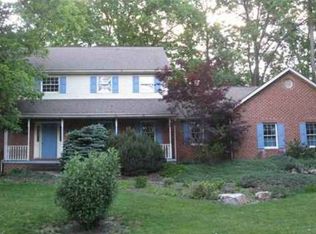 4712 Maple Shade Dr, Harrisburg, PA