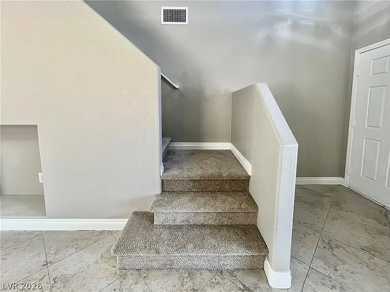 9924 Clover Field Ct — Photo 10