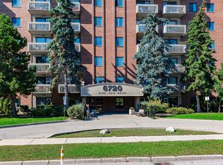 6720 Glen Erin Dr #904, Mississauga, ON L5N3K8