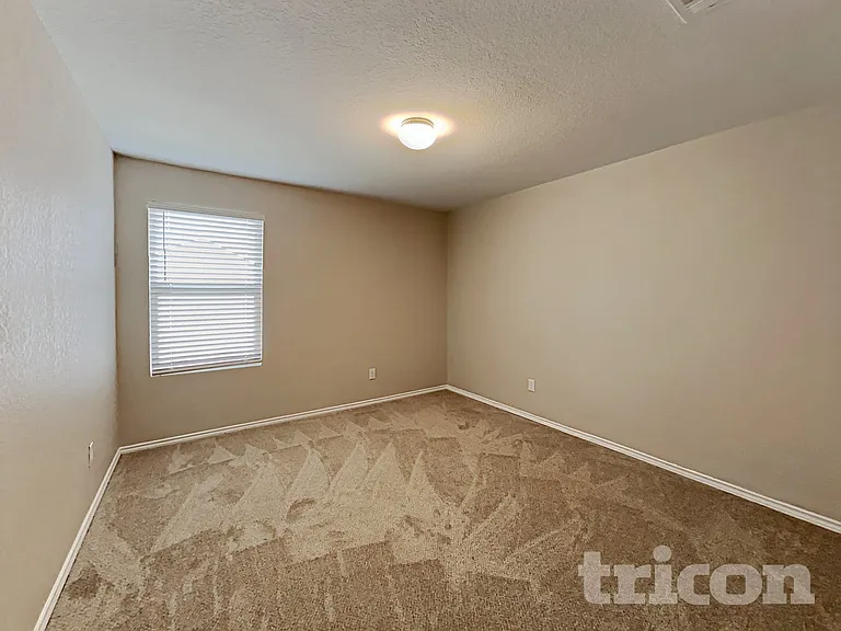 1934 Marbach Woods — Photo 14