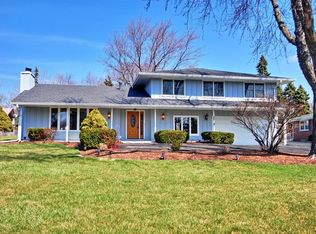 708 Crest Ave, Schaumburg, IL 60193