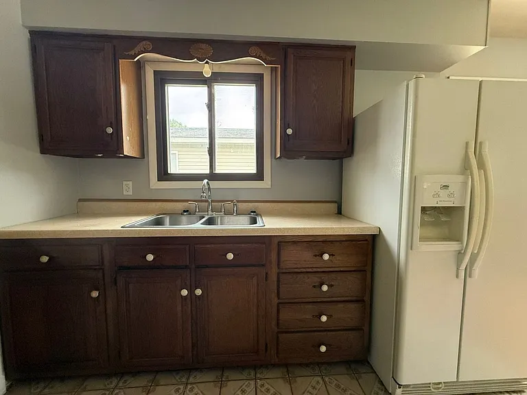 3702 Hoyt Ave — Photo 6