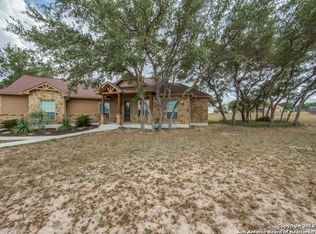 104 Bear Trce, Floresville, TX 78114