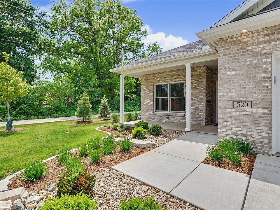 s*6様 house on the hill 90tops 520 S 6th St, Fairbury, IL 61739 | MLS #12648981 | Zillow