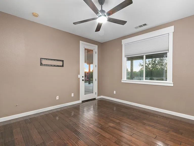 38152 Mulligan Dr — Photo 11