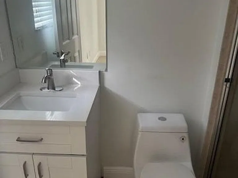 2502 N Dixie Hwy #49 — Photo 12