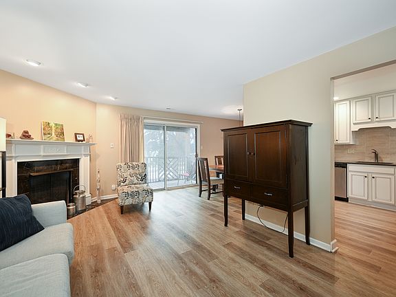 4th image of 1736 Harrow Ct APT C