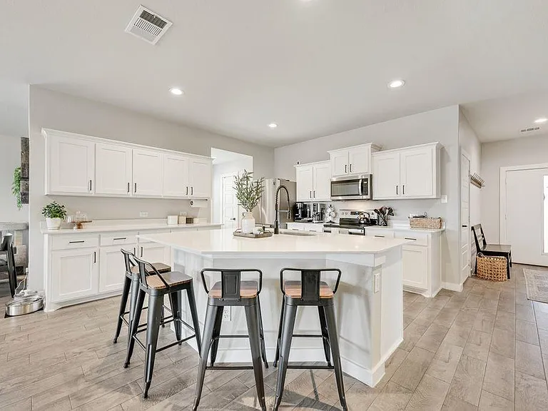 1513 Hulen Park Trl — Photo 9