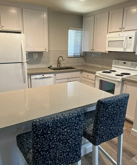 381 E Nees Ave #126 — Photo 2