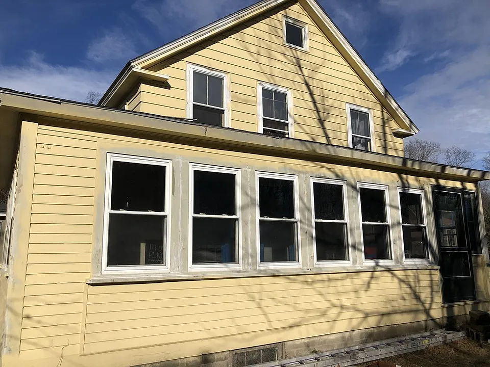 500 W Main St