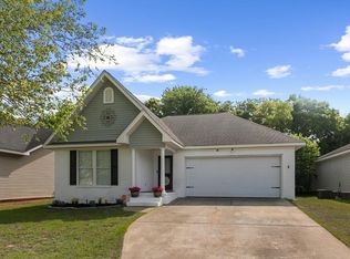 404 Powder Horn Dr, Midland City, AL 36350