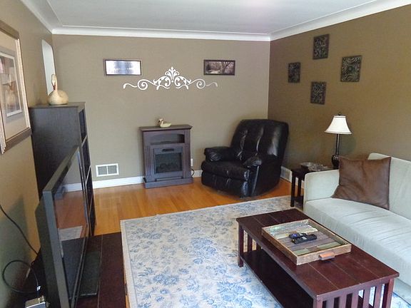 3rd image of 10810 S Homan Ave