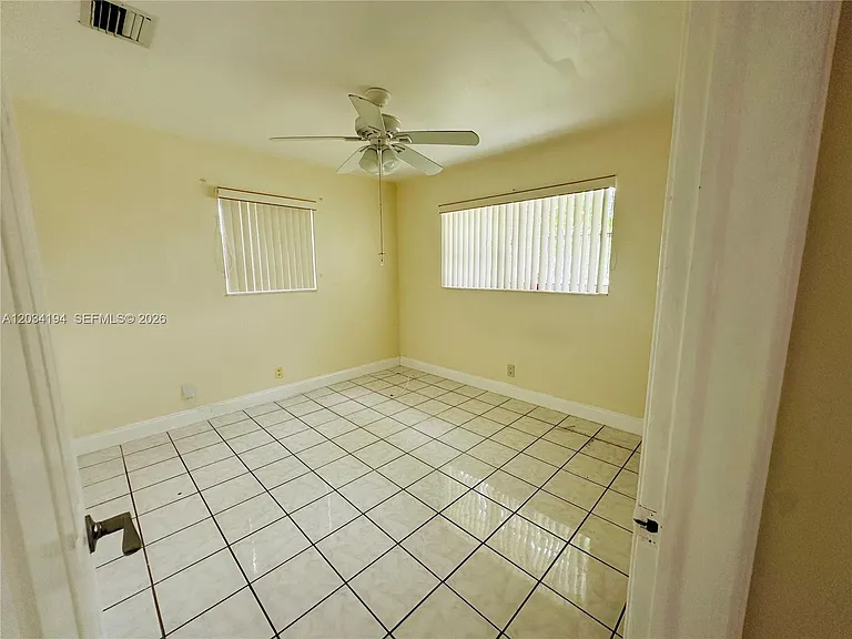 1215 S 24th Ave — Photo 35