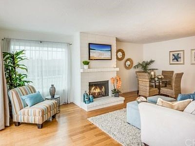 2nd image of 1140 Manhattan Beach Blvd APT A