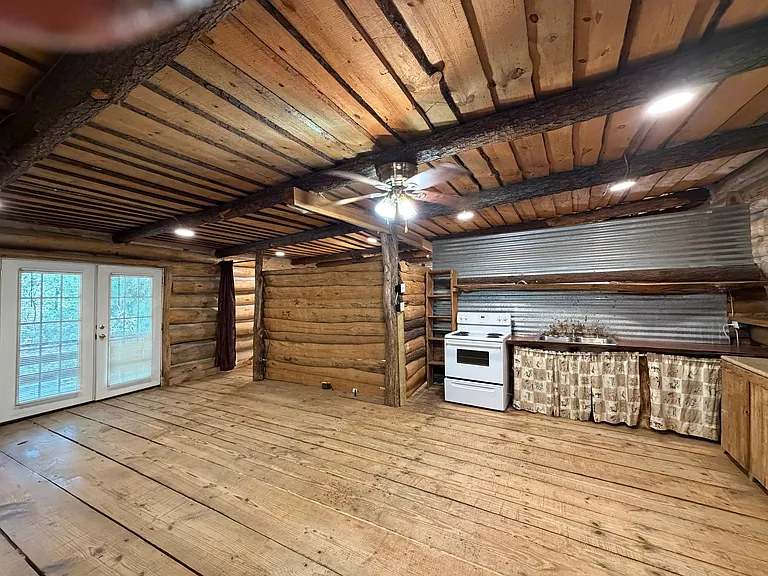 76 Young Rd — Photo 4