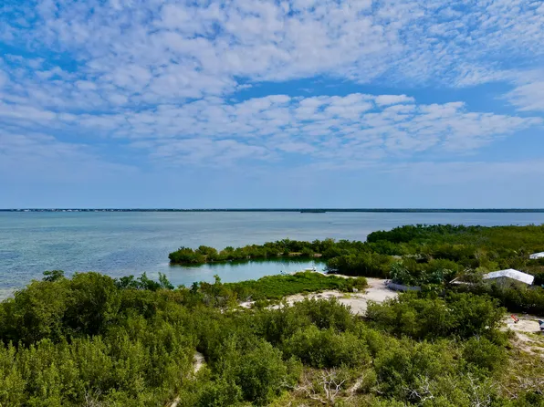3127 Stewart Rd, Middle Torch Key, FL 33042
