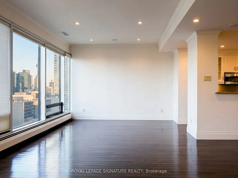 30 Wellington St E #2202 — Photo 12