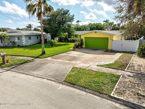 3rd image of 943 Bluewater Dr